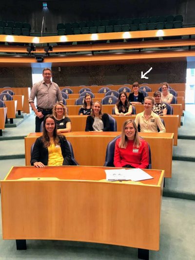 wij in de stoelen van de tweede kamer