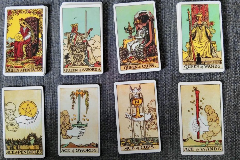 acht verschillende tarotkaarten